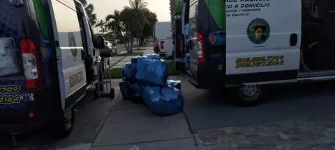 Luggage protection and wrapping service — 3